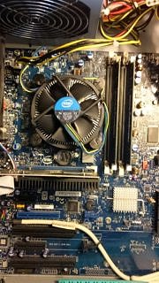 Intel-Mainboard in einem PC.